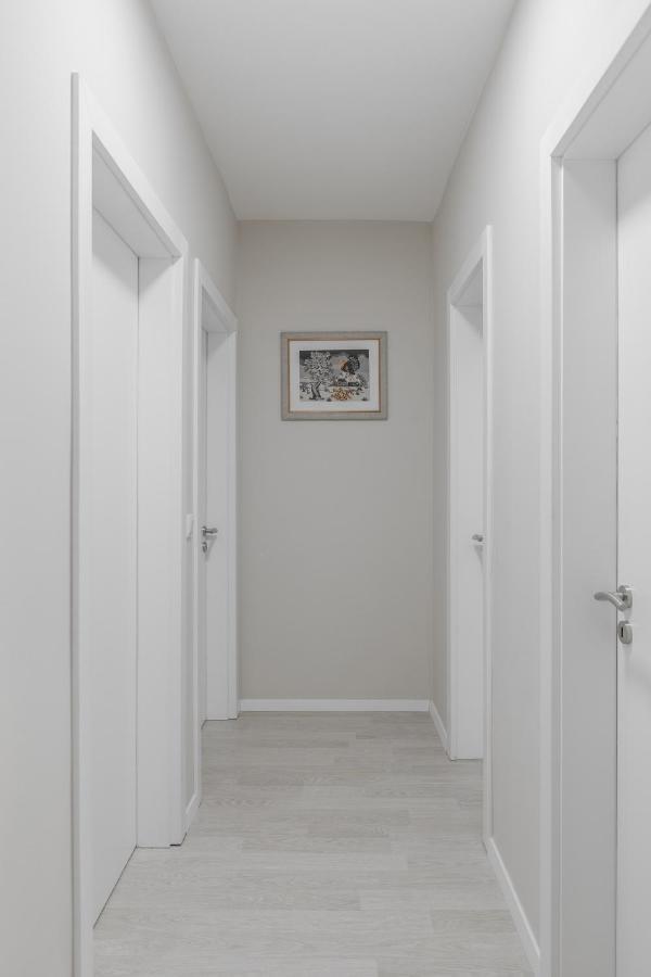 Bleri Apartment, 2 Bedroom, Free Parking Prishtinë Ngoại thất bức ảnh